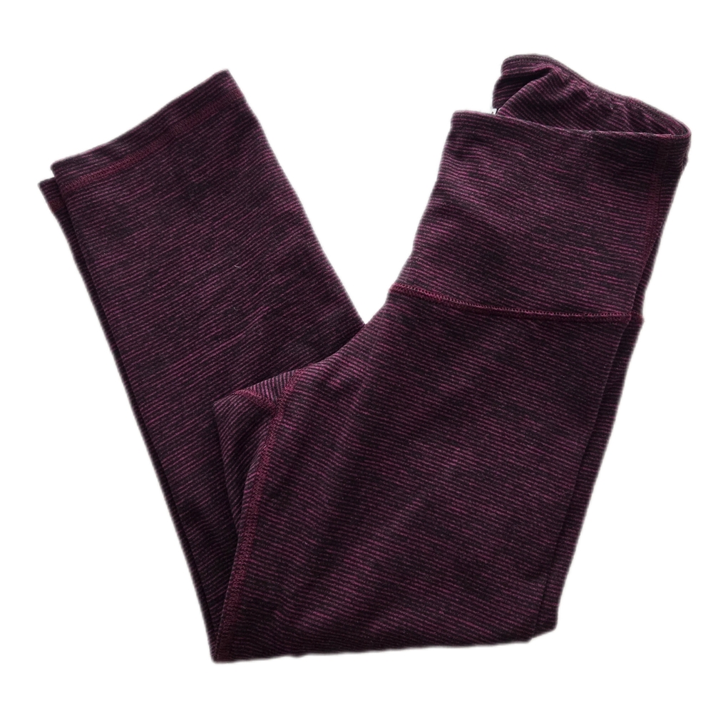 Old NavyStriped  Active Go-Dry Women  Maroon And Black Cropped Leggings